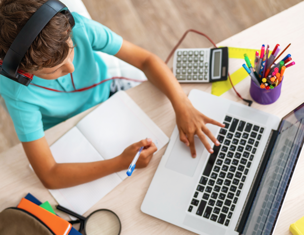 Kid-Studying-Laptop-620x480